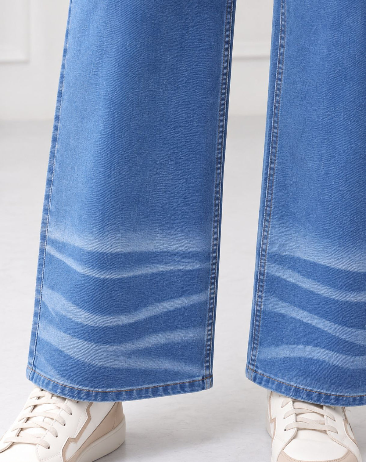 Women’s Blue Mid-Rise Wide Leg Jeans with Whisker Wash Detail