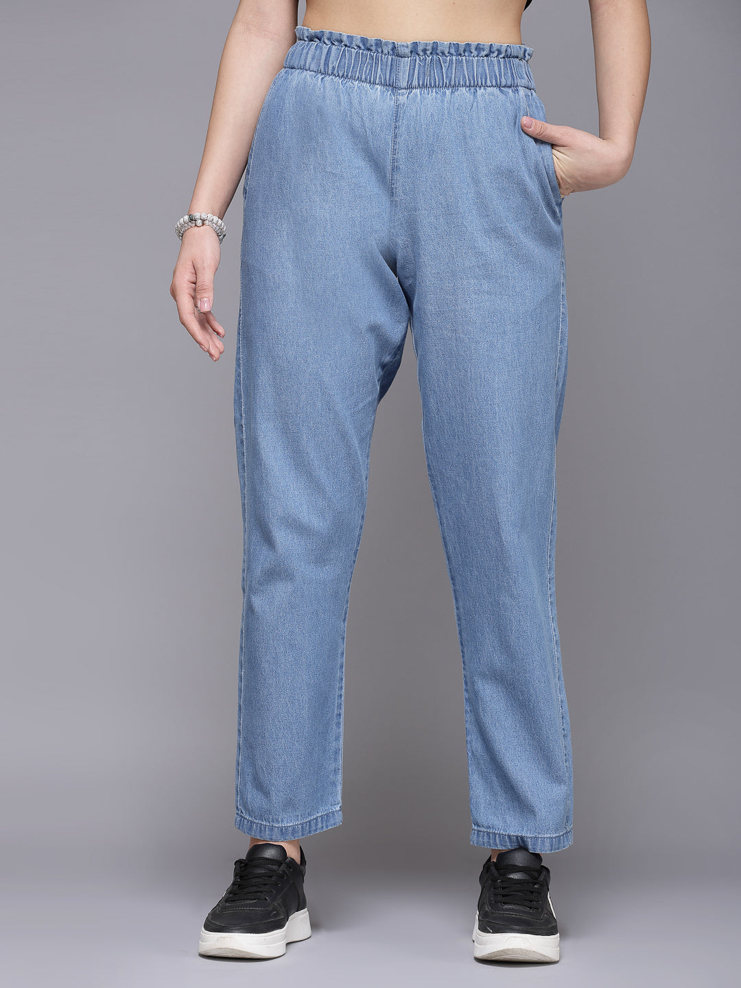 Relaxe Fit Mid Indigo Cotton Denim Jeans For Women - Cosmic Trio