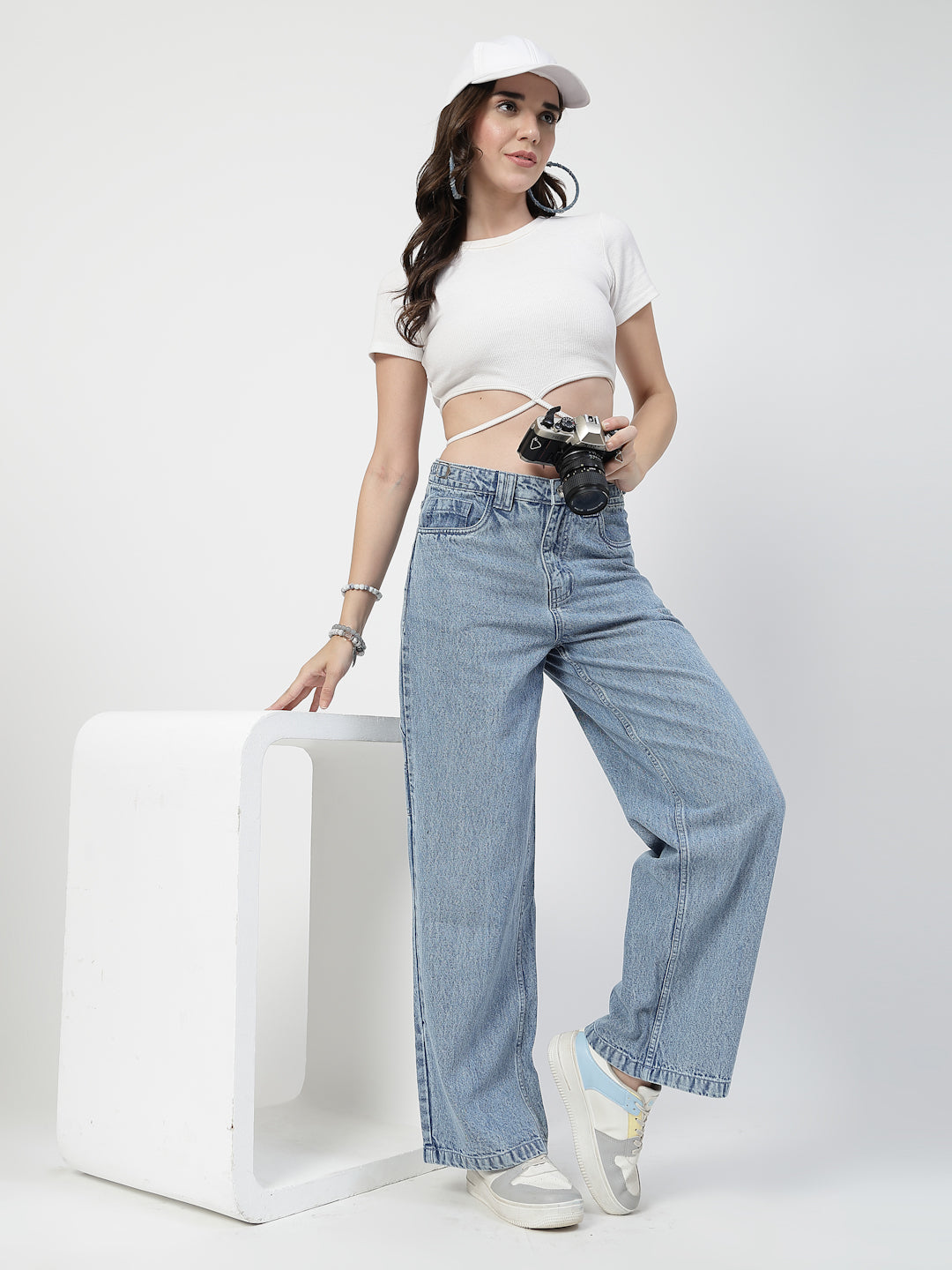Women Light Indigo Straight Fit Cotton Denim Jeans