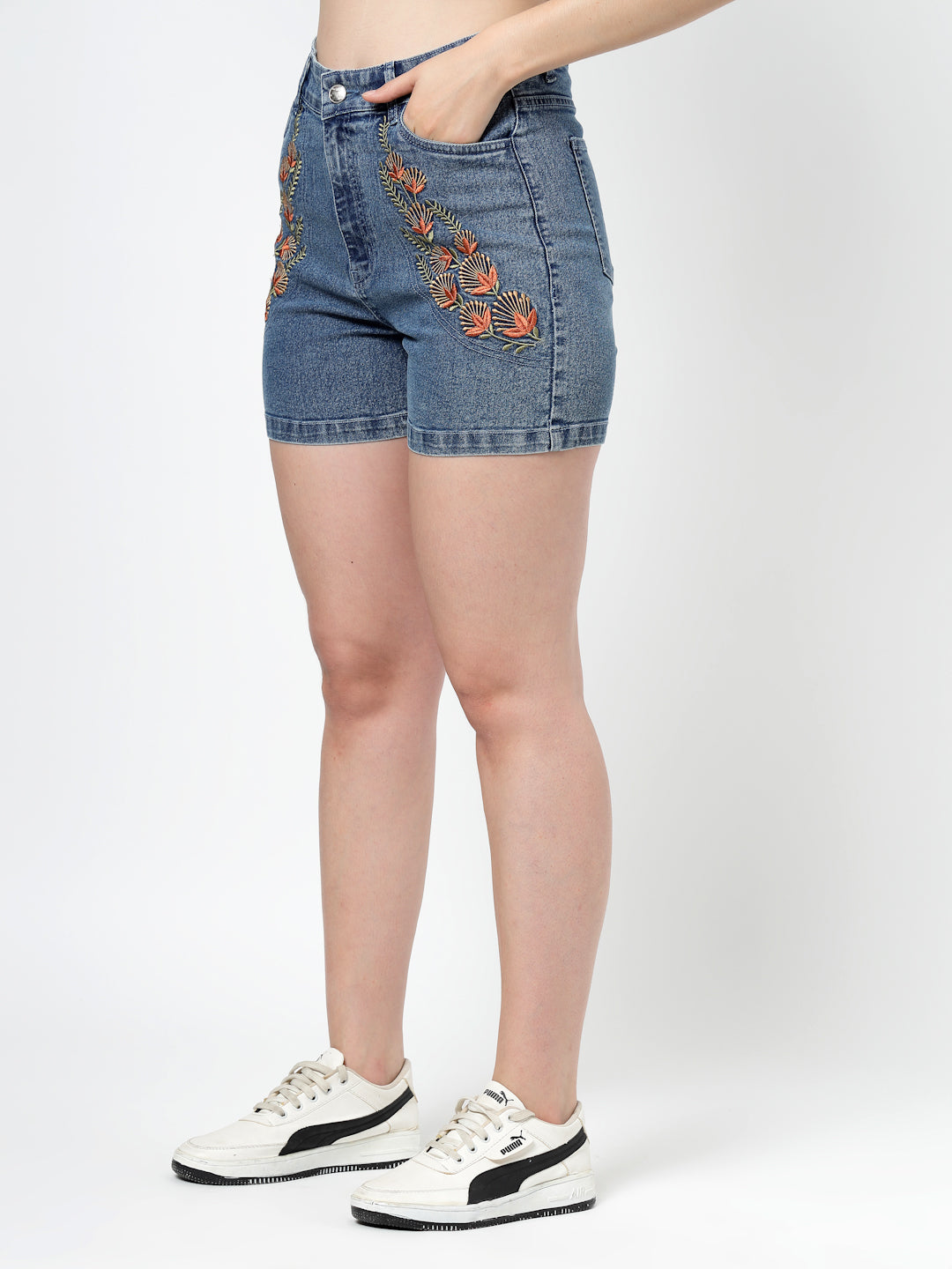 Embroidered Cotton-Blend Short with 5 Pockets