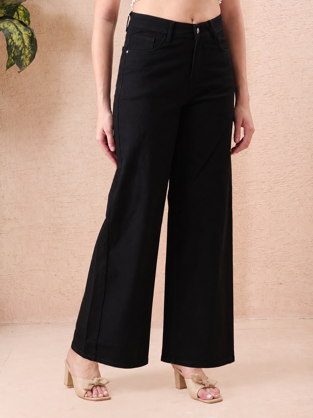 Women’s Black High-Rise Wide Leg Jeans with Floral Embroidered Pockets