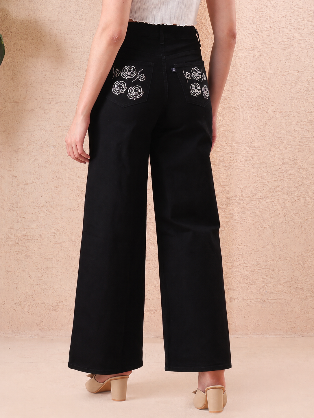 Women’s Black High-Rise Wide Leg Jeans with Floral Embroidered Pockets