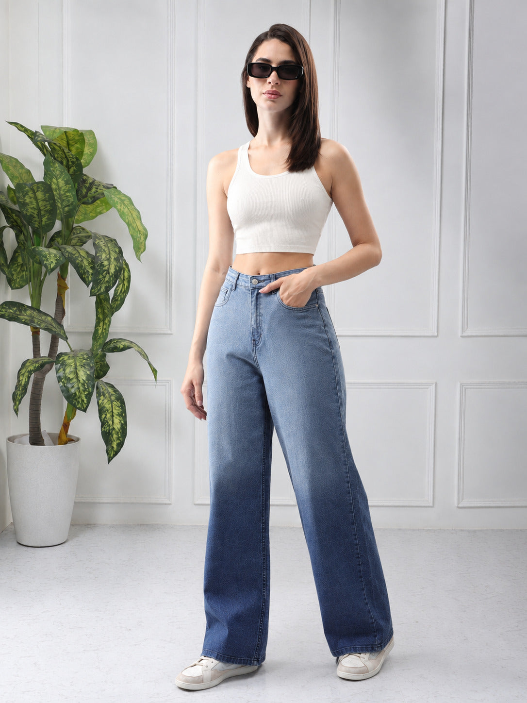 Women’s Light Blue Mid-Rise Straight Fit Jeans