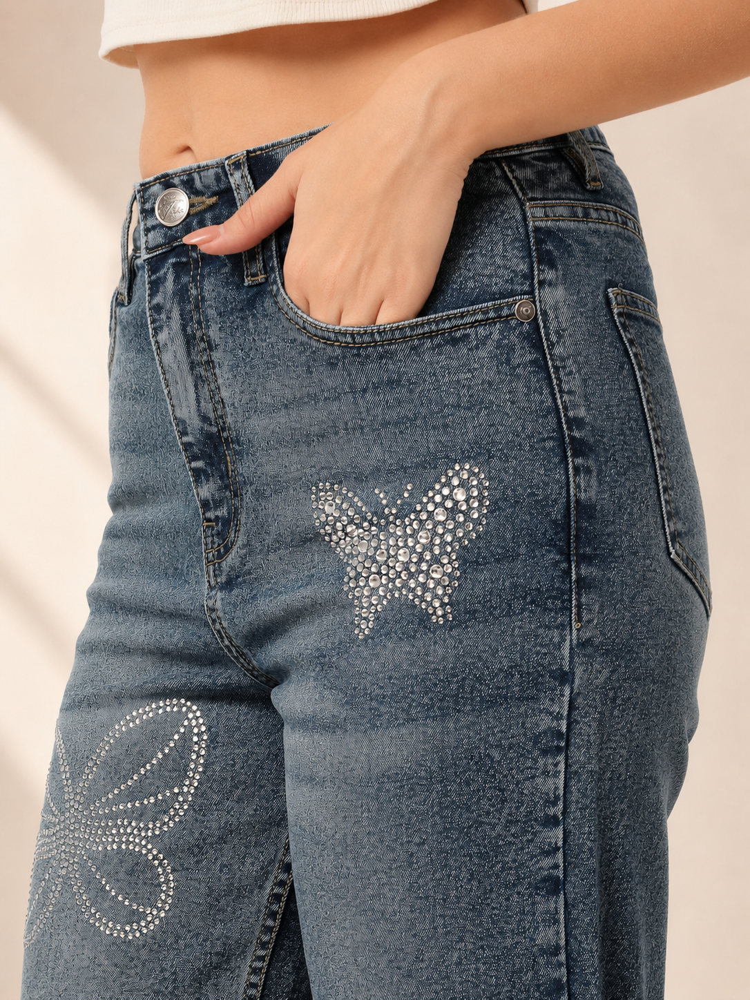 Women Straight Fit Light Fade Embellished Stretchable Jeans