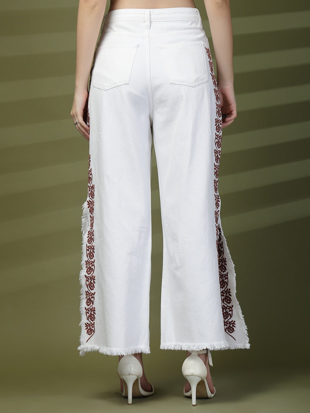 Embroidered white classic denim Jeans