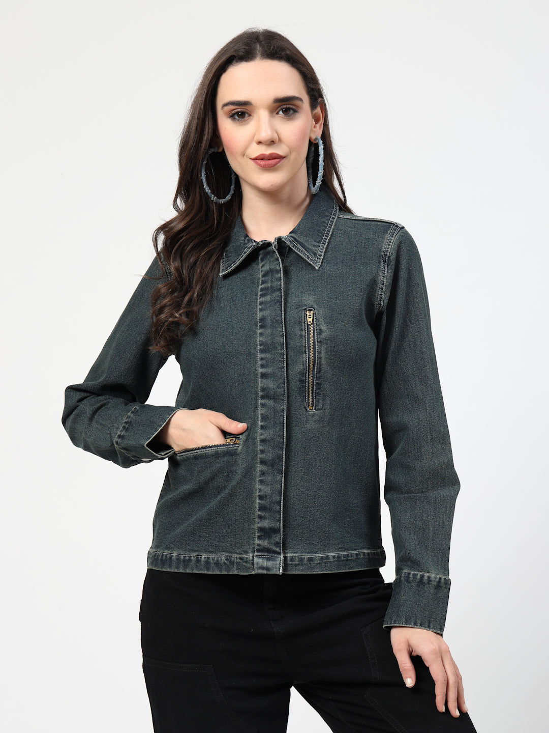 Green Tint Denim Jacket with Zipper Pocket – Stylish Collared Design & Long Sleeves